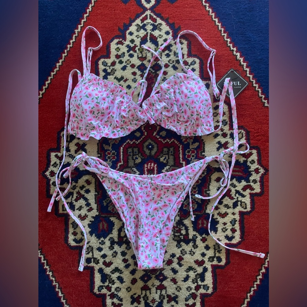 NWT floral string bikini size medium